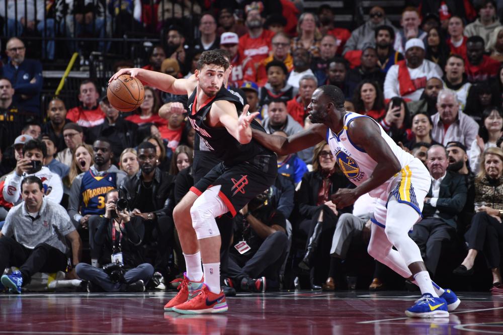 队正面对抗 队正面对抗