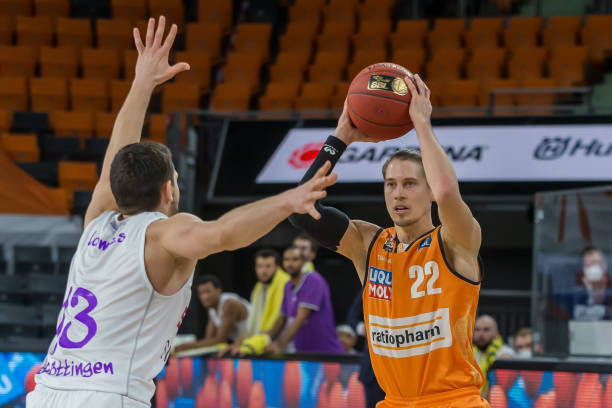 甚至在出球 甚至在出球