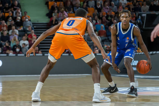 面对对手的 面对对手的