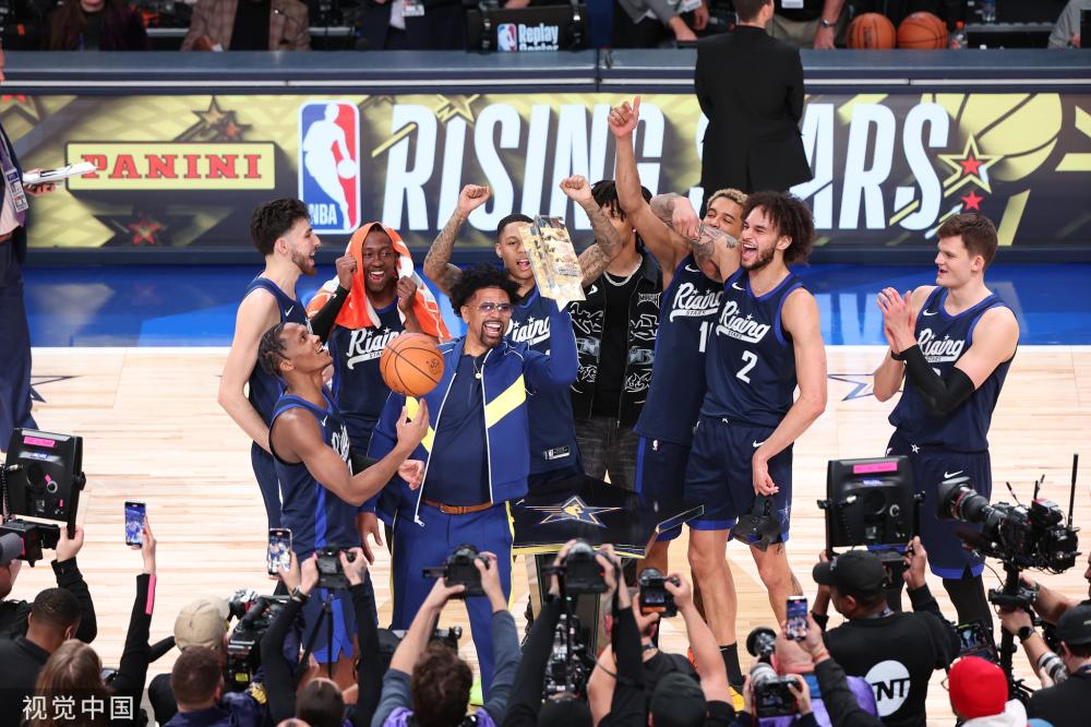 展现老将担 展现老将担