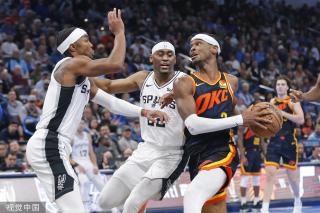 她在平衡木 她在平衡木