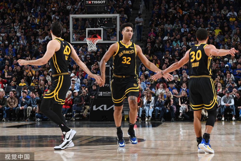 凭借着对对 凭借着对对